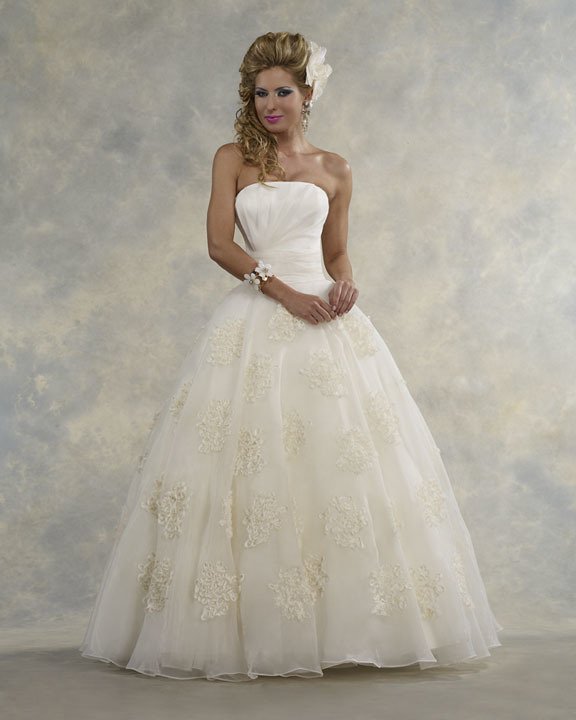 Dymeonds Bridal Boutique